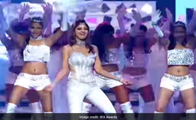 शिल्पा शेट्टी ने 'क्रेजी किया रे' पर किया धमाकेदार डांस,  ऐश्वर्या राय ने खूब बजाई ताली- देखें Video