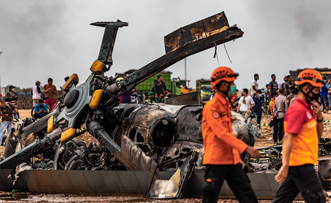 4 Soldiers Killed In Helicopter Crash In Indonesia