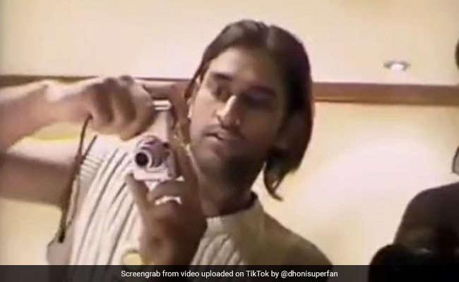 एमएस धोनी ने 12 साल पहले ऐसे मनाया था सचिन का बर्थडे, ड्रेसिंग रूम का पुराना Video हुआ वायरल