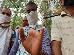 काम करते-करते हो गए विकलांग, अब लॉकडाउन में कंपनियों ने छोड़ दिया इन मजदूरों का साथ काम करते-करते हो गए विकलांग, अब लॉकडाउन में कंपनियों ने छोड़ दिया इन मजदूरों का साथ