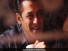 "Stand With Sushant Singh Rajput's Fans": Salman Khan Requests His Fans On Twitter "Stand With Sushant Singh Rajput's Fans": Salman Khan Requests His Fans On Twitter