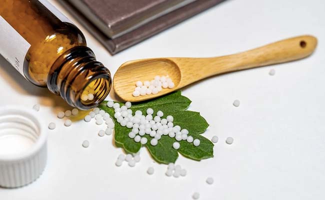 विश्व होम्योपैथी दिवस 2025: विज्ञान, परंपरा और नवाचार का संगम