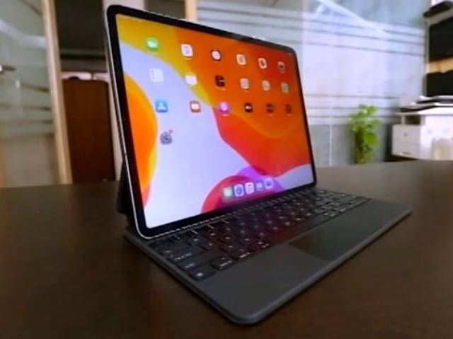 The 2-In-1 That Packs Killer Looks