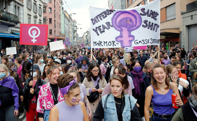 "I Scream For Me": Swiss Women Protest To Demand Equal Treatment
