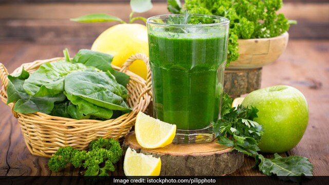 Skincare: The juice needs to be prepared with spinach, honey, some seeds and berries