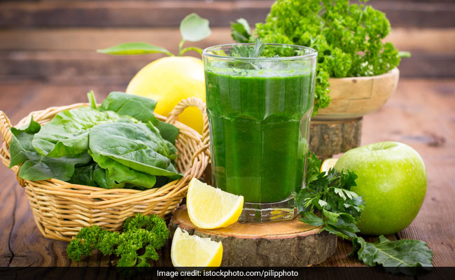 Skincare: The juice needs to be prepared with spinach, honey, some seeds and berries