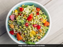 स्प्राउट्स को और हेल्दी और टेस्टी बनाने के लिए शामिल करें ये चीजें, यहां जानें क्या मिलाएं