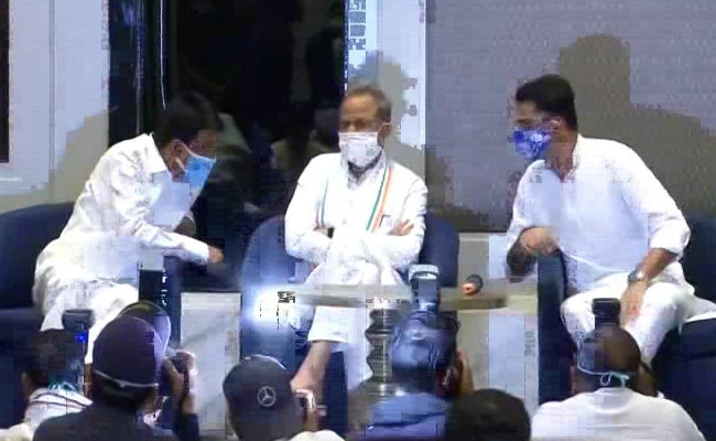 राजस्थान में कांग्रेस ने विधायकों की खरीदफरोख्त का आरोप लगाया, CM अशोक गहलोत बोले- PM, अमित शाह नष्ट कर रहे हैं लोकतंत्र