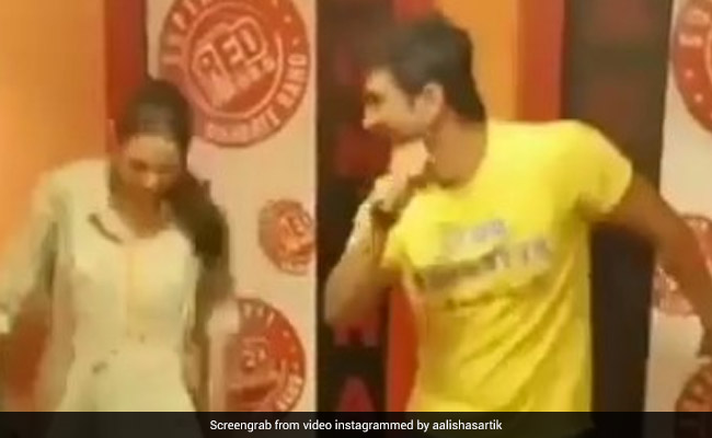 सुशांत सिंह राजपूत और सारा अली खान ने 'ओले- ओले' सॉन्ग पर यूं किया था डांस- देखें थ्रोबैक Video