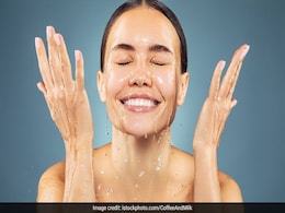 Tips To Prevent Maskne: फेस मास्क लगाने से होने वाले मुंहासे (मास्कने) से बचने के लिए 4 शानदार तरीके Tips To Prevent Maskne: फेस मास्क लगाने से होने वाले मुंहासे (मास्कने) से बचने के लिए 4 शानदार तरीके