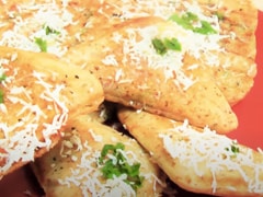 Weight Loss Diet: Make Healthy Sooji Sandwich Without Bread! (Watch Recipe Video) Weight Loss Diet: Make Healthy Sooji Sandwich Without Bread! (Watch Recipe Video)