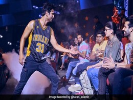 <i>Dil Bechara</i> Title Track: Friend-Zoned Sushant Singh Rajput Singing His Heart Out Will  Make You Fall In Love With Him <i>Dil Bechara</i> Title Track: Friend-Zoned Sushant Singh Rajput Singing His Heart Out Will  Make You Fall In Love With Him