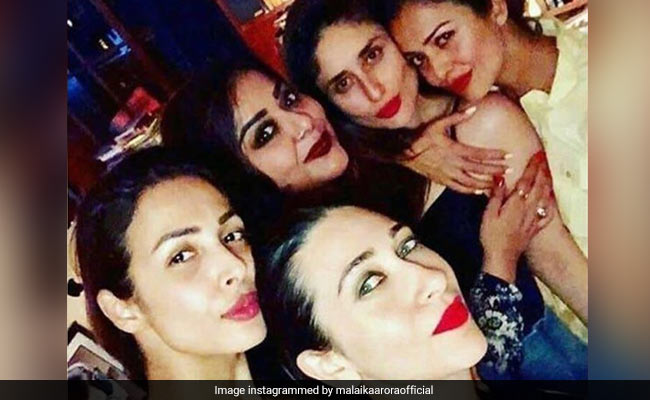 मलाइका अरोड़ा ने लॉकडाउन में किया गर्ल गैंग को याद, बोलीं- BFF जो साथ में पाउट करें, हमेशा...