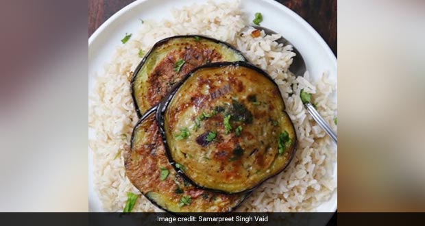 Here's How You Can Make A Fibre-Rich Breakfast With Eggplant Omelette
