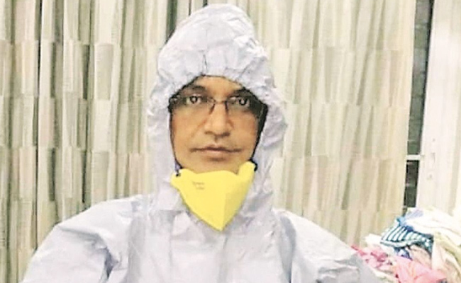 दिल्‍ली: कोविड-19 के खिलाफ जिंदगी की 'जंग' हारे संविदा डॉक्‍टर जावेद अली, परिवार ने की मुआवजे की मांग...