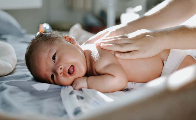 Everything You Need to Know About Newborn Baby Massage