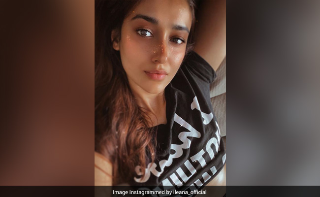 Ileana D'Cruz Was Missing Her "Maldivian Tan." So She Posted This Pic