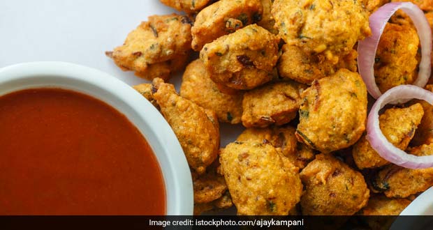 4 Delicious <i> Pakoda </i> Recipes To Relish This Monsoon (Video Inside)