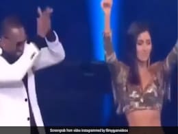 कैटरीना कैफ ने चैंपियन सॉन्ग पर किया ऐसा बेली डांस, DJ ब्रावो भी बजाने लगे तालियां- देखें Video कैटरीना कैफ ने चैंपियन सॉन्ग पर किया ऐसा बेली डांस, DJ ब्रावो भी बजाने लगे तालियां- देखें Video