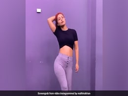 हिना खान के स्टाइल के कायल हुए फैंस, डांस प्रैक्टिस के दौरान दिखा एक्ट्रेस का जबरदस्त अंदाज- देखें Video हिना खान के स्टाइल के कायल हुए फैंस, डांस प्रैक्टिस के दौरान दिखा एक्ट्रेस का जबरदस्त अंदाज- देखें Video