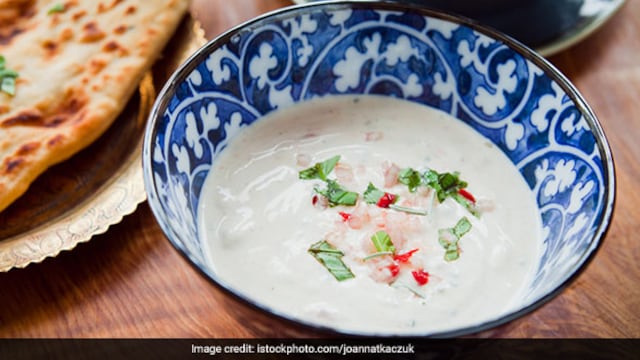 Homeset curd provides you with probiotics that can improve your gut flora