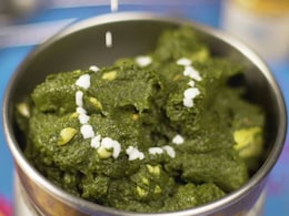 Watch: How To Make Dhaba-Style Palak Paneer | Easy Palak Paneer Recipe