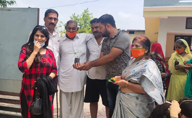 Tulsi Plants, Shivlings For A Soft Hindutva Contest In Madhya Pradesh