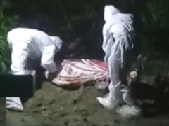 মৃত করোনা রোগীর দেহ নিলো না স্বাস্থ্য দফতর, বাধ্য হয়ে বাড়িতেই কবর