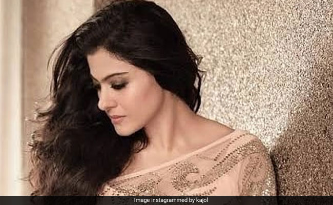 Kajol's <i>Saree</i> Look, With An Extra Dose Of Sparkles, Steals All Attention