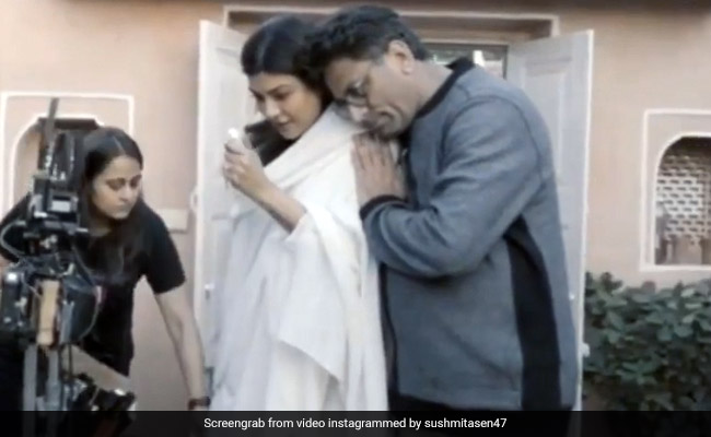 What Sushmita Sen's <I>Aarya</i> Director Did When She Couldn't Stop Crying After "Cut"