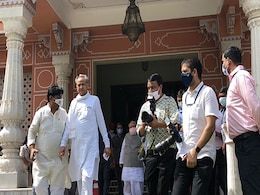 गहलोत के लिए मुसीबत : BSP MLAs के कांग्रेस में विलय के खिलाफ अर्ज़ी पर सुनवाई करेगा SC गहलोत के लिए मुसीबत : BSP MLAs के कांग्रेस में विलय के खिलाफ अर्ज़ी पर सुनवाई करेगा SC