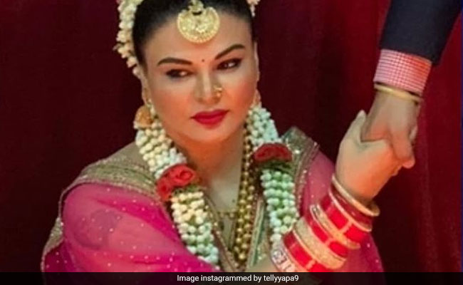 राखी सावंत का रो-रोकर हुआ बुरा हाल, सरोज खान के निधन से दुखी हैं एक्ट्रेस- देखें Video