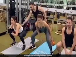 कैटरीना कैफ का वर्कआउट Video हुआ वायरल, जिम पार्टनर को यूं दी मात कैटरीना कैफ का वर्कआउट Video हुआ वायरल, जिम पार्टनर को यूं दी मात