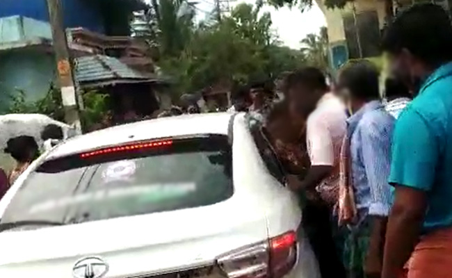 'हमारे ऊपर खांसकर बोला मरीज, अगर हम कोरोना पॉजिटिव हैं तो तुम्हें भी होना चाहिए' - केरल में डॉक्टर ने सुनाई आप बीती