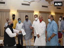 संवैधानिक संकट की ओर बढ़ रहा है राजस्थान : राज्यपाल से मुलाकात के बाद बीजेपी ने कहा संवैधानिक संकट की ओर बढ़ रहा है राजस्थान : राज्यपाल से मुलाकात के बाद बीजेपी ने कहा