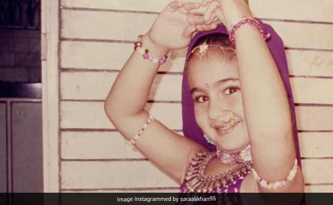 ICYMI: <i>"Bangle Ke Peeche" Kaun Hai</i>? Little Sara Ali Khan