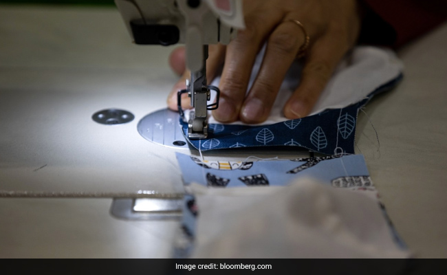 Homemade Face Masks Work Best With Multiple Layers, Study Finds