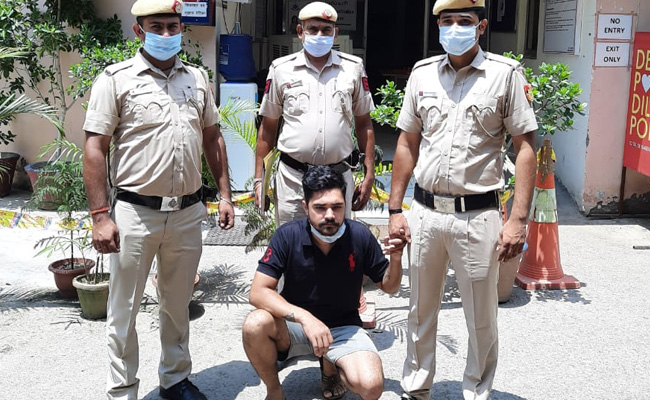 सवारी बनकर बैठे लुटेरे ने ऑटो वाले के लगाई पिस्टल, जेब से 85 रुपये निकलने पर भड़का, बोला...