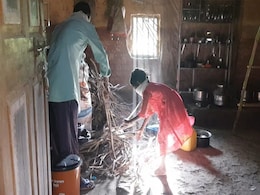 NDTV Exclusive: सब्जियों की जगह जंगल की वनस्पति से काम चलाने के लिए मजबूर आदिवासी NDTV Exclusive: सब्जियों की जगह जंगल की वनस्पति से काम चलाने के लिए मजबूर आदिवासी