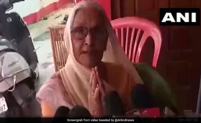 गैंगस्टर विकास दुबे की गिरफ्तारी पर उसकी मां ने कही यह बात...