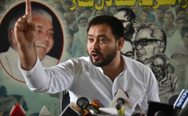 बिहार: लोजपा के बाद, RJD, कांग्रेस और भाकपा-माले ने भी किया चुनाव कराने का विरोध