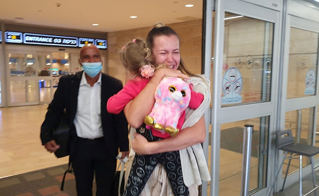 Tearful Reunion As 3-Year-Old, Stranded Due to Covid, Returns To Israel