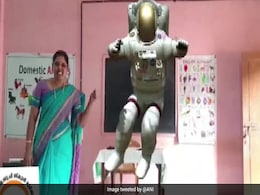 Astronaut In The Room: Augmented Reality In Web Classes In Kerala School Astronaut In The Room: Augmented Reality In Web Classes In Kerala School