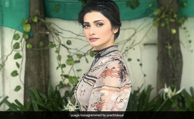 "Looks Like You Forgot The Rest Of Us," Prachi Desai Tweets To Ajay Devgn After <i>Bol Bachchan</i> Post