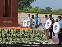 Defence Minister Rajnath Singh's Tribute To Kargil Heroes Defence Minister Rajnath Singh's Tribute To Kargil Heroes