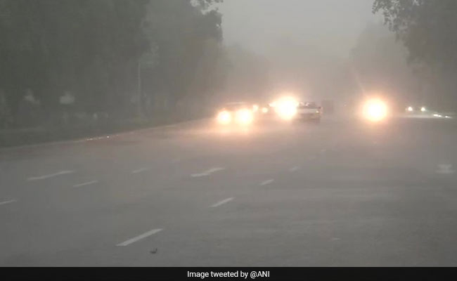 Dark Skies, Heavy Rain In Delhi, Traffic Alert After Flooding In Areas