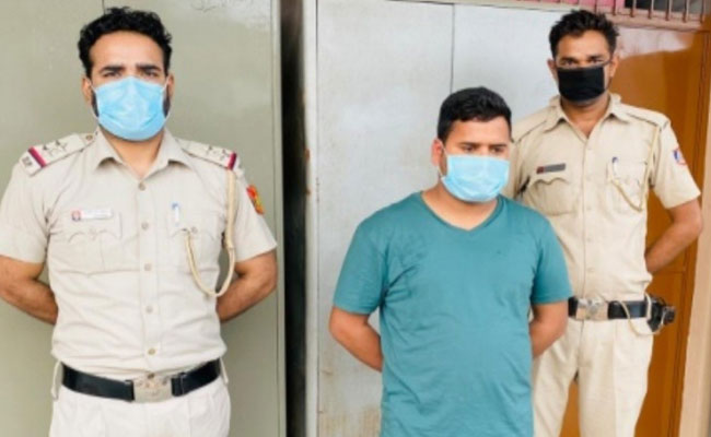 पुलिस को आर्मी मेजर बनकर झाड़ रहा था रौब, जांच हुई तो सामने आई सच्चाई