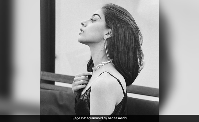 Banita Sandhu Glams Up Nightwear With Sparkling Jewellery