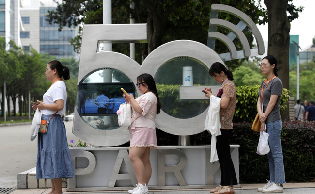 Boris Johnson To Phase Out Huawei's 5G Role Within Months: Report