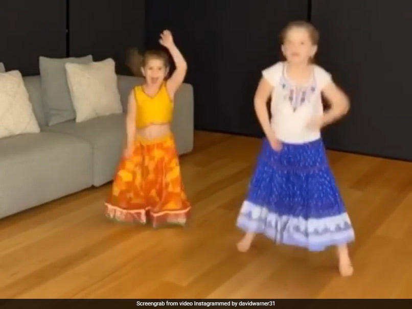 David Warner's Daughters Dance To Akshay Kumar's Hit Song. Watch